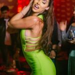 Lauren Gottlieb Instagram - Green Goddess 💚💚💚 #birthday #partyoftheyear Stylist @ipshita_bhatnagar 😘 #dress #ootd #green #greengoddess #birthday #party #nightclub #friends #rowdy #goodtime