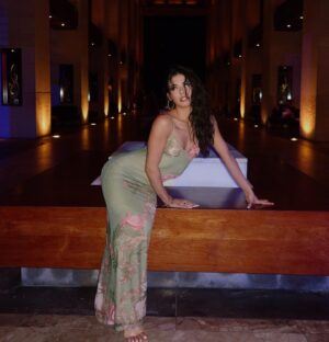 Lauren Kettering Instagram - pretty in green