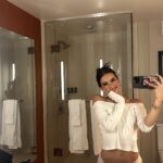 Lauren Kettering Instagram - 🪞🕊️🪽