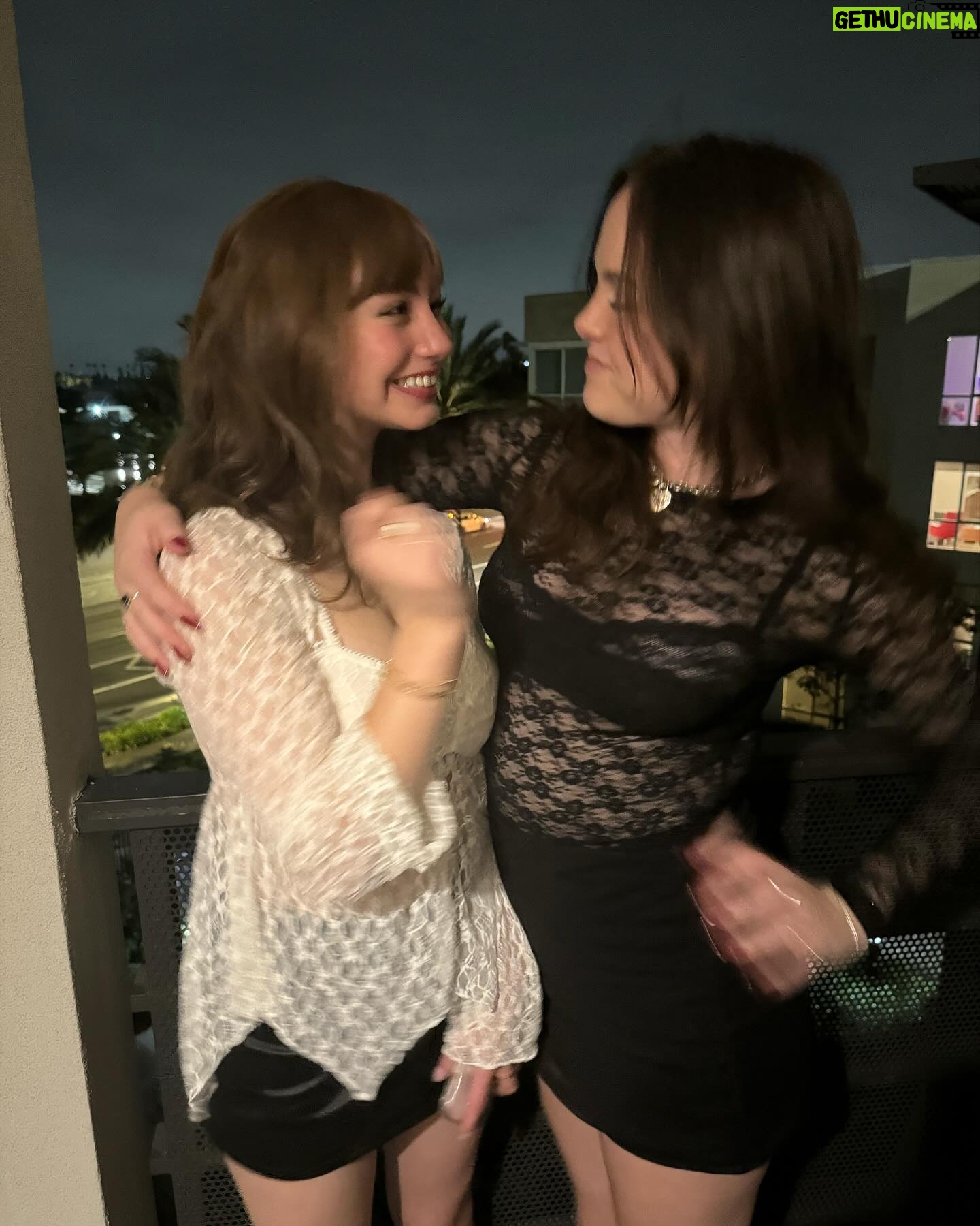 Lauren Lindsey Donzis Instagram - lo & abs 🕺🕺