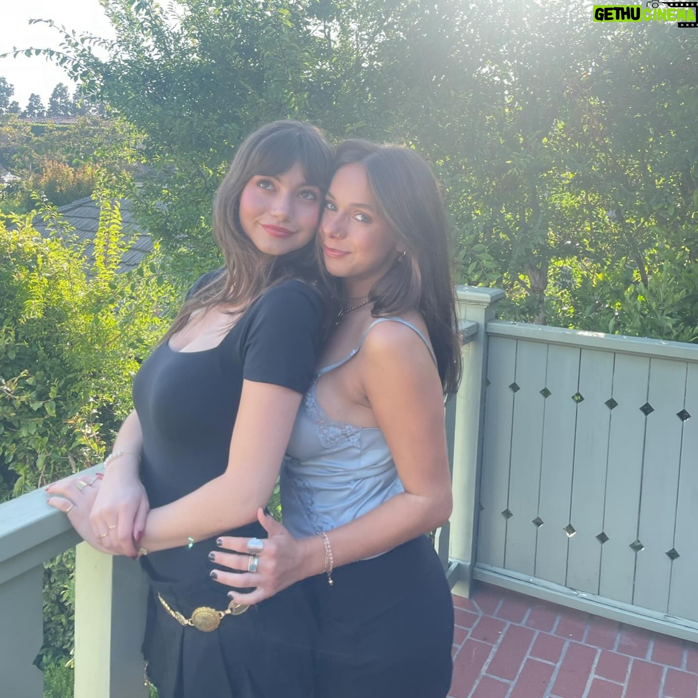Lauren Lindsey Donzis Instagram - paloma marisol winter!!💋💋today is all about you💝cheers to being a 20 year old teenage girl! i love you infinitely🥂