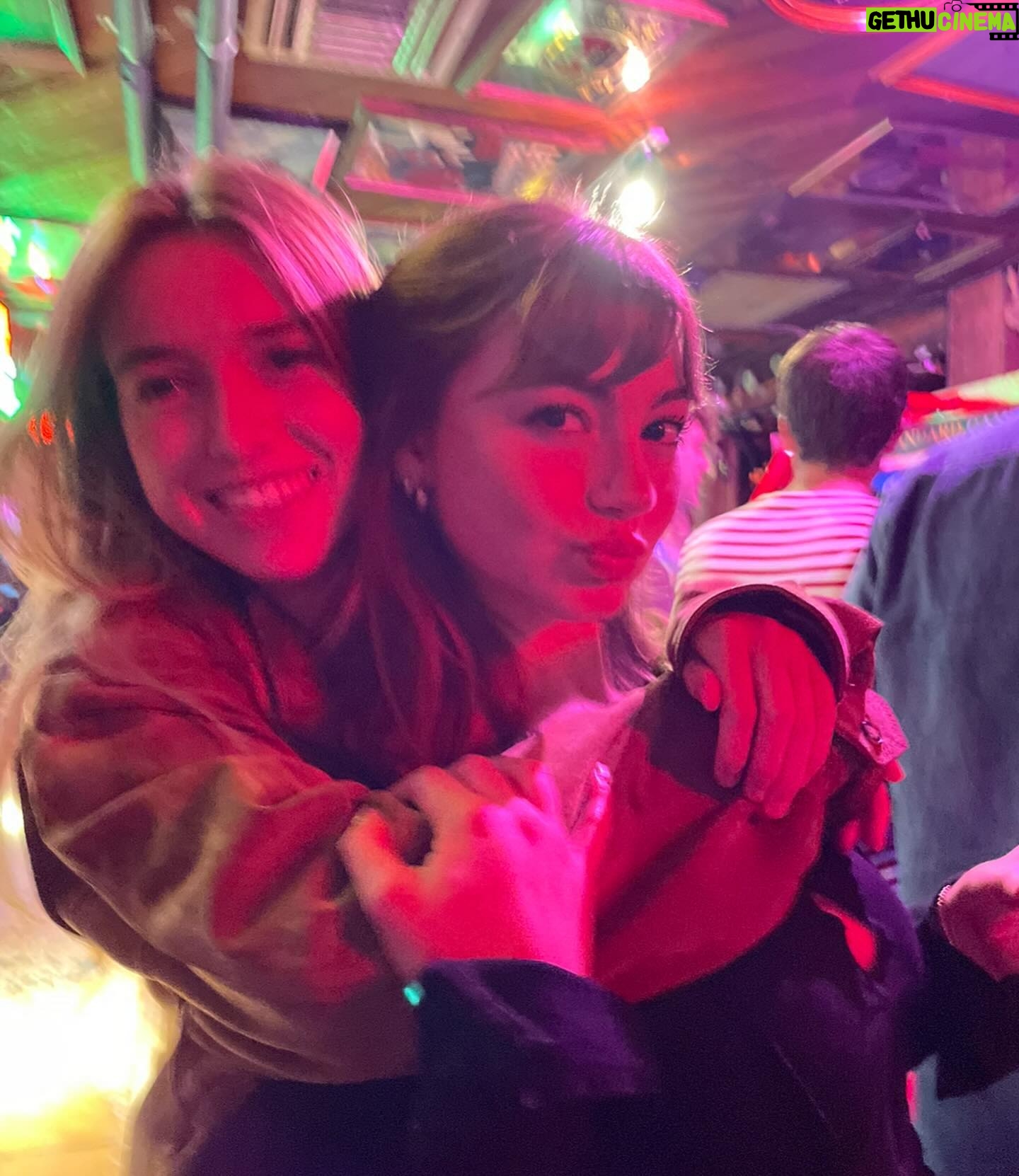 Lauren Lindsey Donzis Instagram - bits & pieces & louis ??