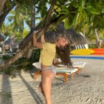 Lauren Lindsey Donzis Instagram - fully convinced im gonna see a mermaid here
