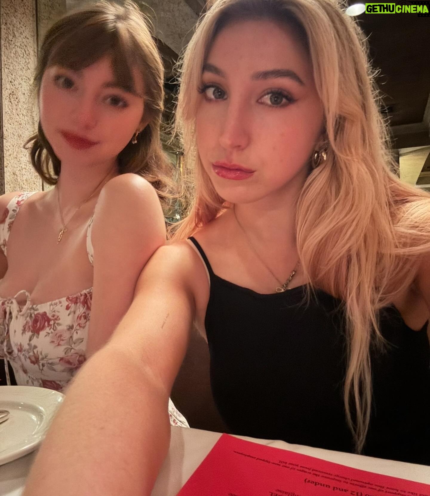 Lauren Lindsey Donzis Instagram - bits & pieces & louis ??