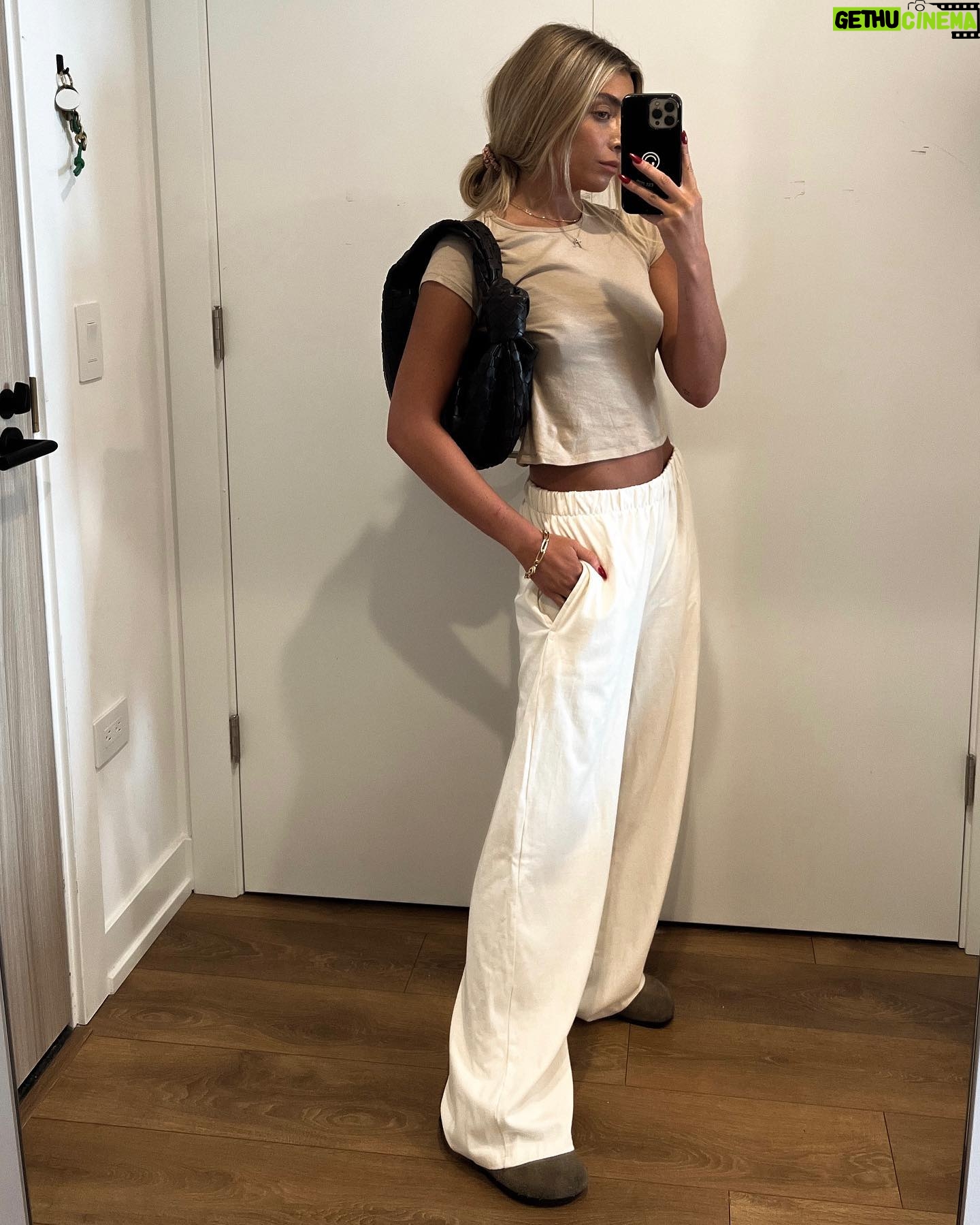 Lauren Luthringshausen Instagram - #nyfw #fashun #pajamas