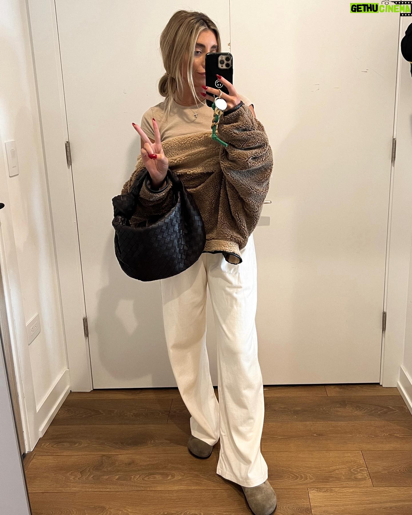 Lauren Luthringshausen Instagram - #nyfw #fashun #pajamas