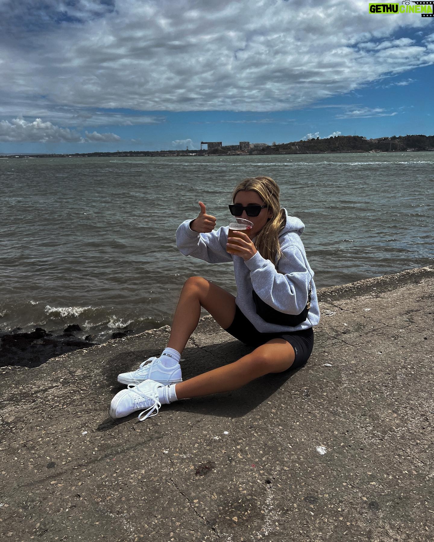 Lauren Luthringshausen Instagram - Portugal 🤌🏼
