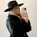 Lauren Luthringshausen Instagram - Après-ski ready ❄️🤍🤠