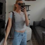 Lauren Luthringshausen Instagram - the girls wore jeans 🫢🤯🤍 #ootd #style #grwm