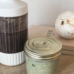 Lauren Luthringshausen Instagram - Breakfast for today tomorrow 🫶🏼 🍵: overnight oats w/ matcha, frozen blueberries, honey, & almond milk! 🥥: smoothie w/ the rest of the blueberries, frozen spinach, protein, sea moss, chlorophyll & coconut water Basically when i don’t have a lot of fresh ingredients just pantry staples in a rush! 🫶🏼 ft. @piquelife @cymbiotika @akashasuperfoods @ora.organic @sakaralife @seed