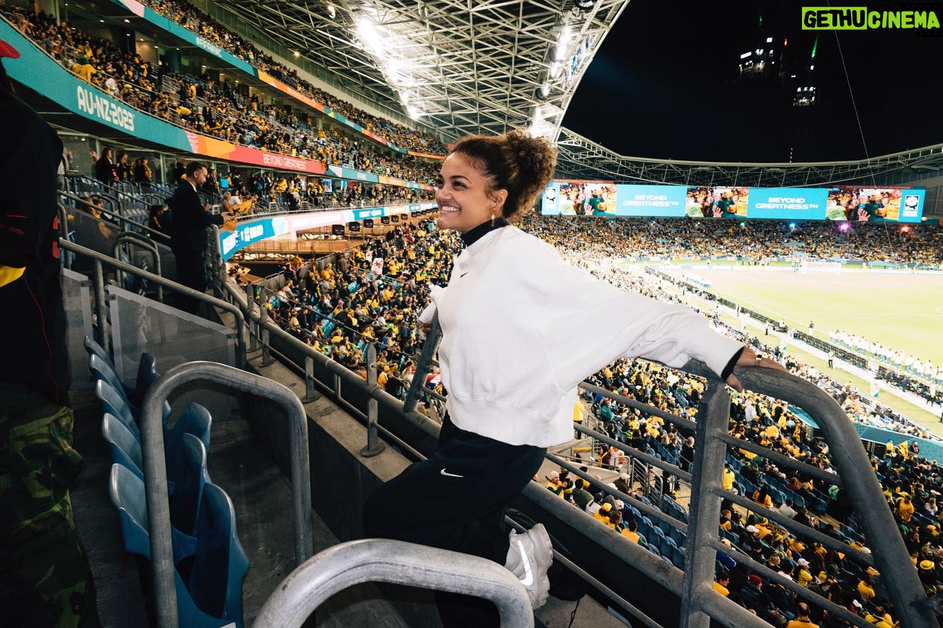 Laurie Hernandez Instagram - yall i was just in Australia with Nike to meet w other athletes, celebrate our love of sport and movement, and chat in depth about things that are important to us. we also got to do some AMAZING events in between like watch the World Cup, go hiking, and so much more. more pics from the whole thing coming soon!!💖