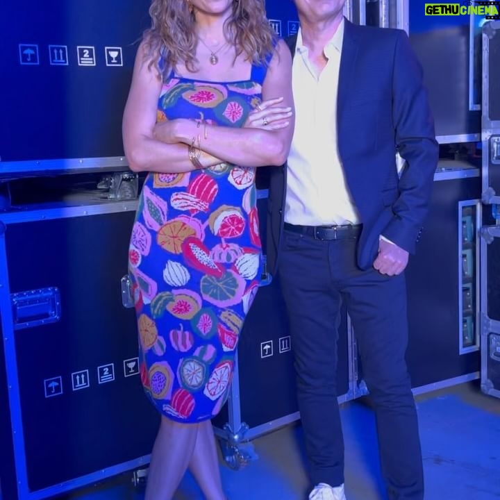 Laury Thilleman Instagram - Let’s gooo 🔥 pour ce premier stop à Aix en Provence j’ai eu la droit a une petite assistante 👧🏻🎤 et la visite de ma petite famille 💜 Le Grand Concert des Régions c’est ce soir 21h10 sur @france3 ✨