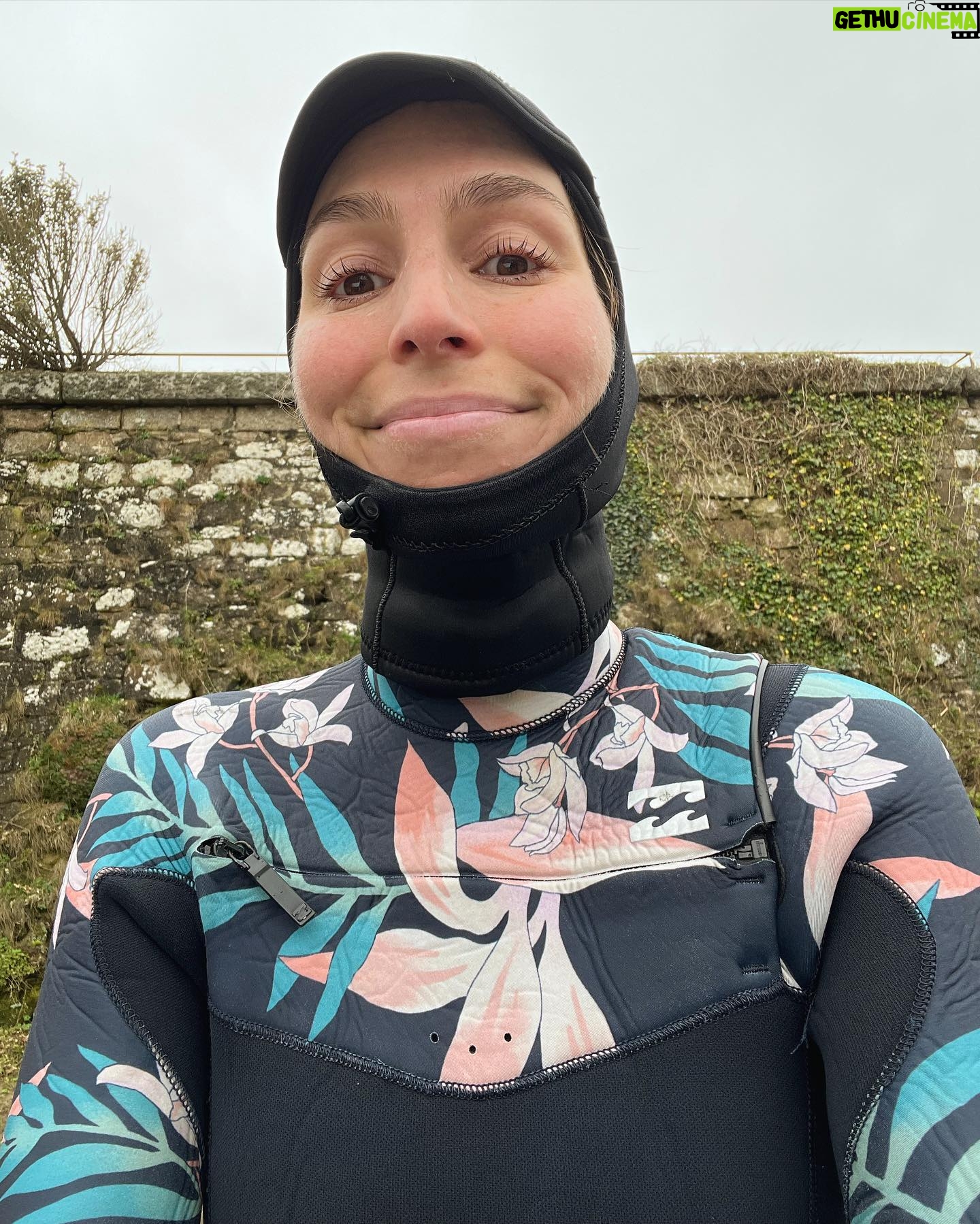 Laury Thilleman Instagram - en attendant le printemps, patiemment 🌷