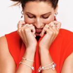 Laury Thilleman Instagram – Célébrer l’Amour tous les jours et sous toutes ses formes 💌 avec @theofficialpandora PART I ✍🏼 #BeLove #ShotForPandora

*Collaboration commerciale