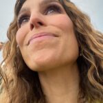 Laury Thilleman Instagram - concentré d’émotions et de frissons ! déso mais je m’en remets pas 🥹🥲 j’ai vécu un rêve de gosse hier ✨ merci Marseille ce n’est que le début de cette belle aventure olympique 🇫🇷