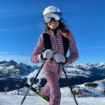 Laury Thilleman Instagram – concentré de bonheur ⛷️☀️ 
merci l’Andorre c’était magique

*Invitation