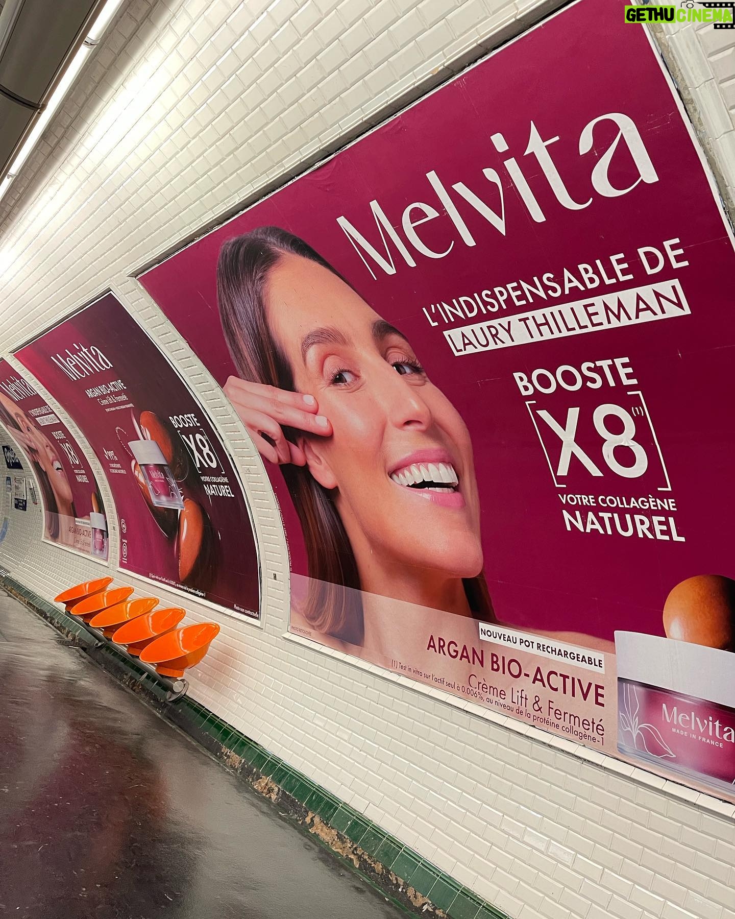 Laury Thilleman Instagram - Maman, je suis dans le métro 🚇 😲 Love à toute la team @melvitaofficial pour toute la force déployée pour cette campagne, cette gamme incroyable, sa compo fabuleuse et désormais rechargeable 🌱✨♻️ *Collaboration commerciale