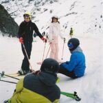 Laury Thilleman Instagram – wipe out de janvier 🌊💥🦭🧊⛷️💘