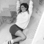Laury Thilleman Instagram – Ça fait un petit quelque chose quand même 🙈
Merci @ellefr pour cet ascenseur émotionnel 🎢  Un jour je pourrai dire à mes enfants que j’ai fait la couv’ du ELLE et shooté en claquettes/chaussettes,  pfiouuuu 😅