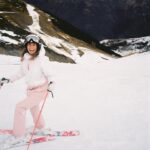 Laury Thilleman Instagram – wipe out de janvier 🌊💥🦭🧊⛷️💘