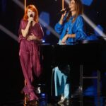 Laury Thilleman Instagram – Que du love et de la tendresse ce soir 21h10 dans La Fête de la Chanson Française 💙 @france3 

📷 @christopheclovis / @bestimage_agency