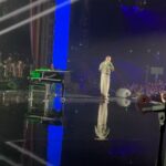 Laury Thilleman Instagram – Que du love et de la tendresse ce soir 21h10 dans La Fête de la Chanson Française 💙 @france3 

📷 @christopheclovis / @bestimage_agency