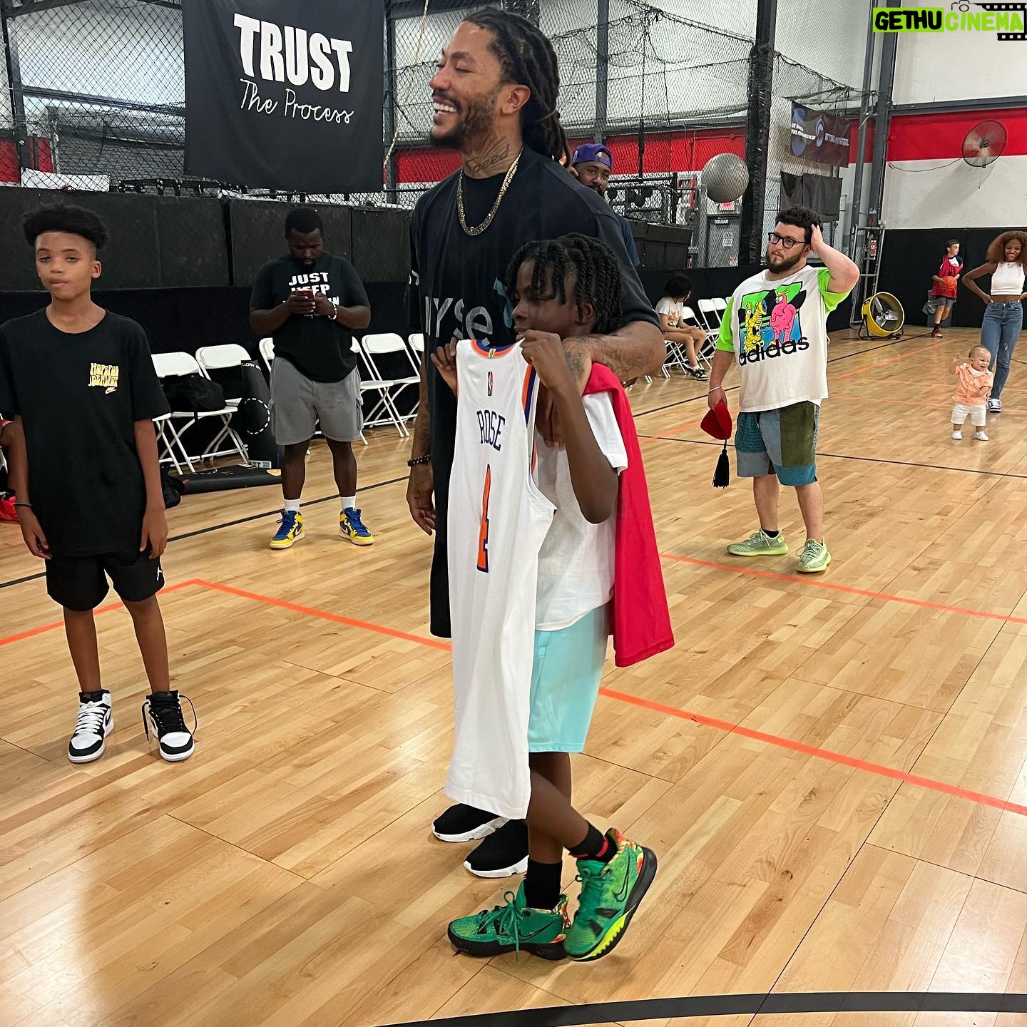 Lauryn Hill Instagram - Happy Happy 11th birthday to my beloved and youngest son Micah!! May God guide, bless and protect you always. May your enormous heart and sense of kindness always be preserved. May you continue to pursue the things you love with great passion and inspiration. ♥️♥️♥️🥰🥳🎂🎉🎁🎈🥳♥️♥️♥️♥️ Love Always, Mom