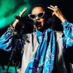 Lauryn Hill Instagram - Doing ‘old lady chic’ at Radio City Music Hall around 2017. LOL 🎉 When I was a young girl, I used to throw great birthday parties. My ‘poor’ parents would have to endure the new theme I threw on them each year, as well as prepare for 30 people, only to have 200 people show up, 🤦🏾‍♀️. I really do think touring and performance is an extension of this desire to create a space for people to have joyful experiences, engage with others, enjoy themselves and make memories. Thank you to everyone sending me birthday love today! Reflecting that energy right back to you! I am rich with family, friendship and love, and I’m grateful for yet another year to both contemplate and appreciate that. Using my birthday hopefulness for peace and reconciliation where there is war and unrest, grace and clarity for troubled minds and hearts, and solutions and pathways made visible for those suffering to overcome despair. Love. ♥️♥️♥️♥️♥️♥️♥️🍰🍰🍰🍰🍰🍰🍰....