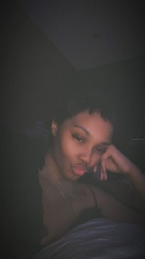 Lauryn McClain Instagram - goodnight xo