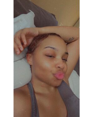 Lauryn McClain Instagram - cleannnn face 👶🏽😇
gnite stay prayed up bru 🙏🏾