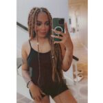Lauryn McClain Instagram - 🐊s stealing my ✨ pt 2