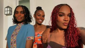 Lauryn McClain Instagram - i love you my girls.💙🧡❤️