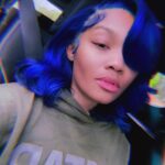 Lauryn McClain Instagram - oompa loompa doopidy doo 💙🦋