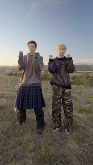 Lauv Instagram - The making of #RB2U challenge ^_^ @layzhang @lauvsongs