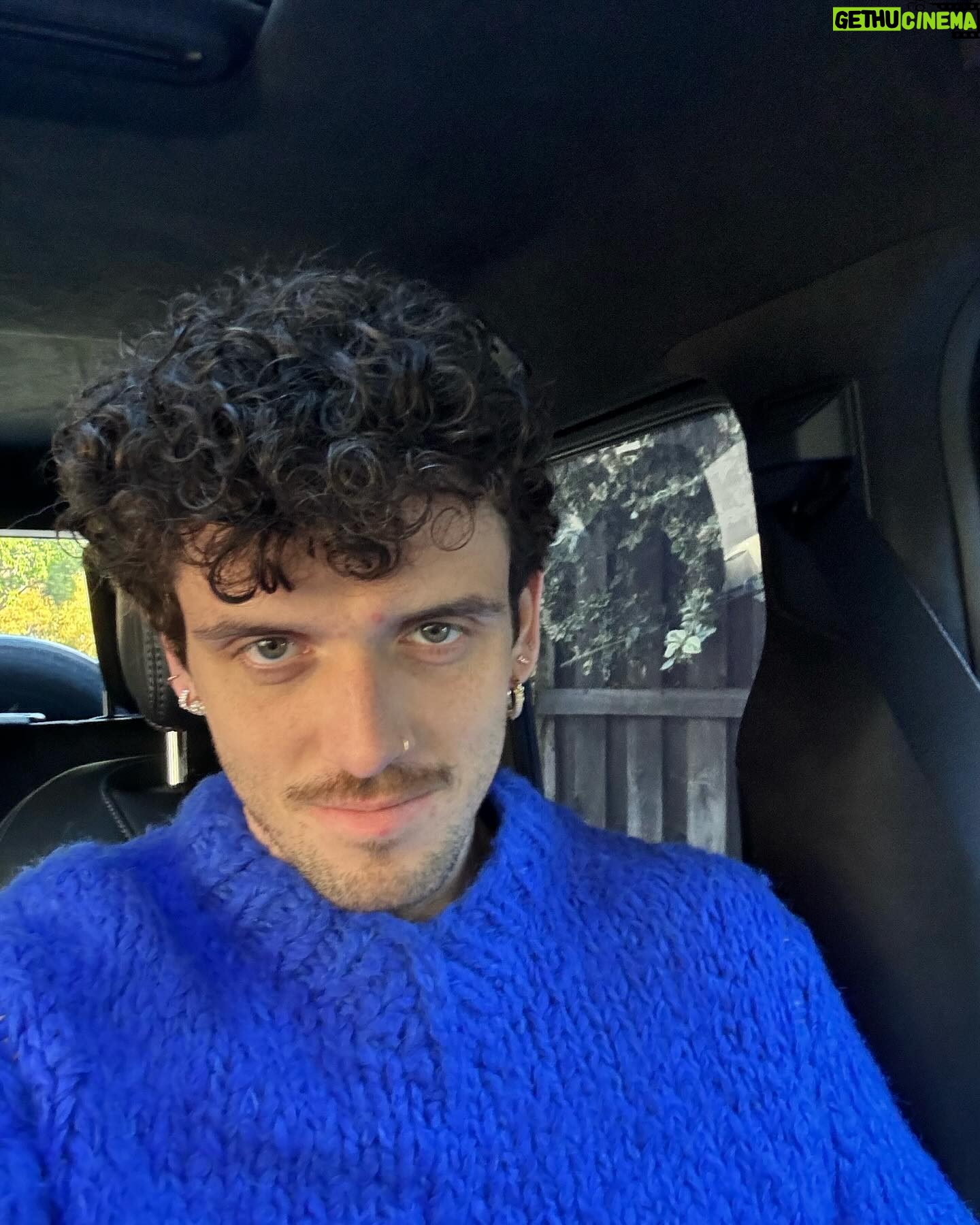 Lauv Instagram - YOU ARE THIS GOOD JUST GO LET YOUR GUARD DOWN AND SEE WHAT PEOPLE SHARE WITH YOU ✨