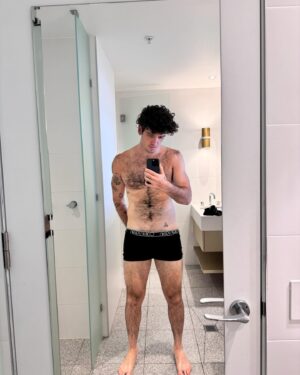 Lauv Instagram - BOY IS HOME FROM TOUR LETS GO