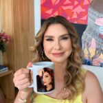 Lavínia Vlasak Instagram – Um chá, uma boa make e boas energias! Tudo que precisamos! 

Boa quarta feira galera ❤️