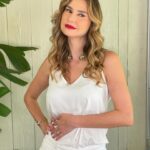 Lavínia Vlasak Instagram – “Tenho em mim todos os sonhos do mundo.”

Fernando Pessoa