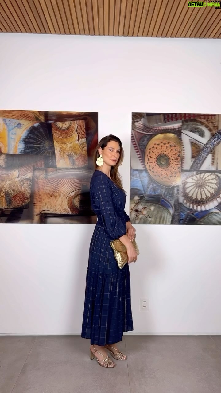 Lavínia Vlasak Instagram - Em clima de #Outono uma peça e 3 looks! Curtiram? Eu amo azul 💙🩵