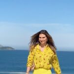 Lavínia Vlasak Instagram – Até as roupas mais simples podem ser estilosas se você usá-las com confiança.💛

#BoaSexta