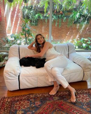 Lavínia Vlasak Instagram - Um #Tbt com Bolt, só porque meu cão é um gato! Quer dizer: lindo 😜❤️