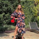 Lavínia Vlasak Instagram – #Tbt de um ensaio com um look poderoso! Aliás…tem um cão na minha foto…🤔😜

#scottishterrier #look #quinta