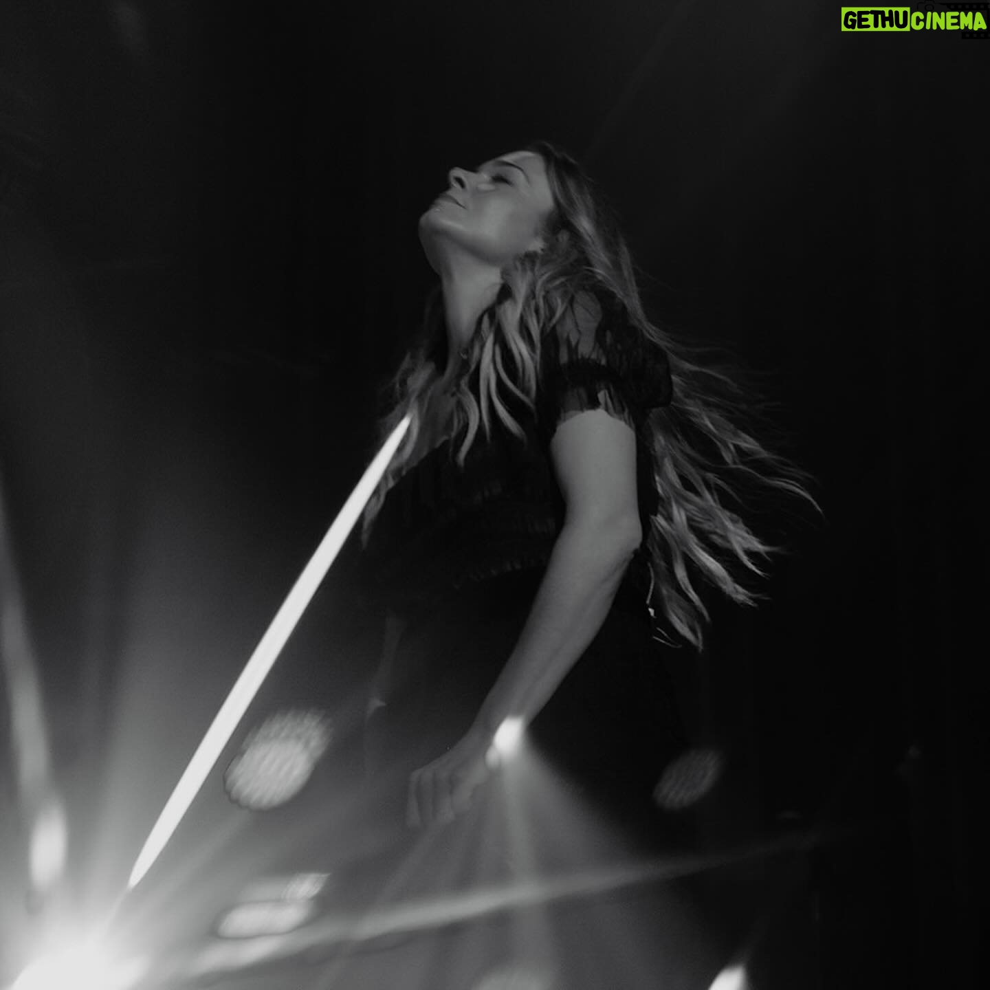 LeAnn Rimes - 32.1K Likes - nashville, you were a dream as always 🎄 thank you for braving the storm and spending the evening with us.
and a big thank you to @itsbeccamitchell for capturing these special moments (even during the basement madness from the tornado) i have the most talented loves as fans that have become friends through the years 🤍 beyond grateful!
ps ~ make sure to scroll to the last photo 📸😂