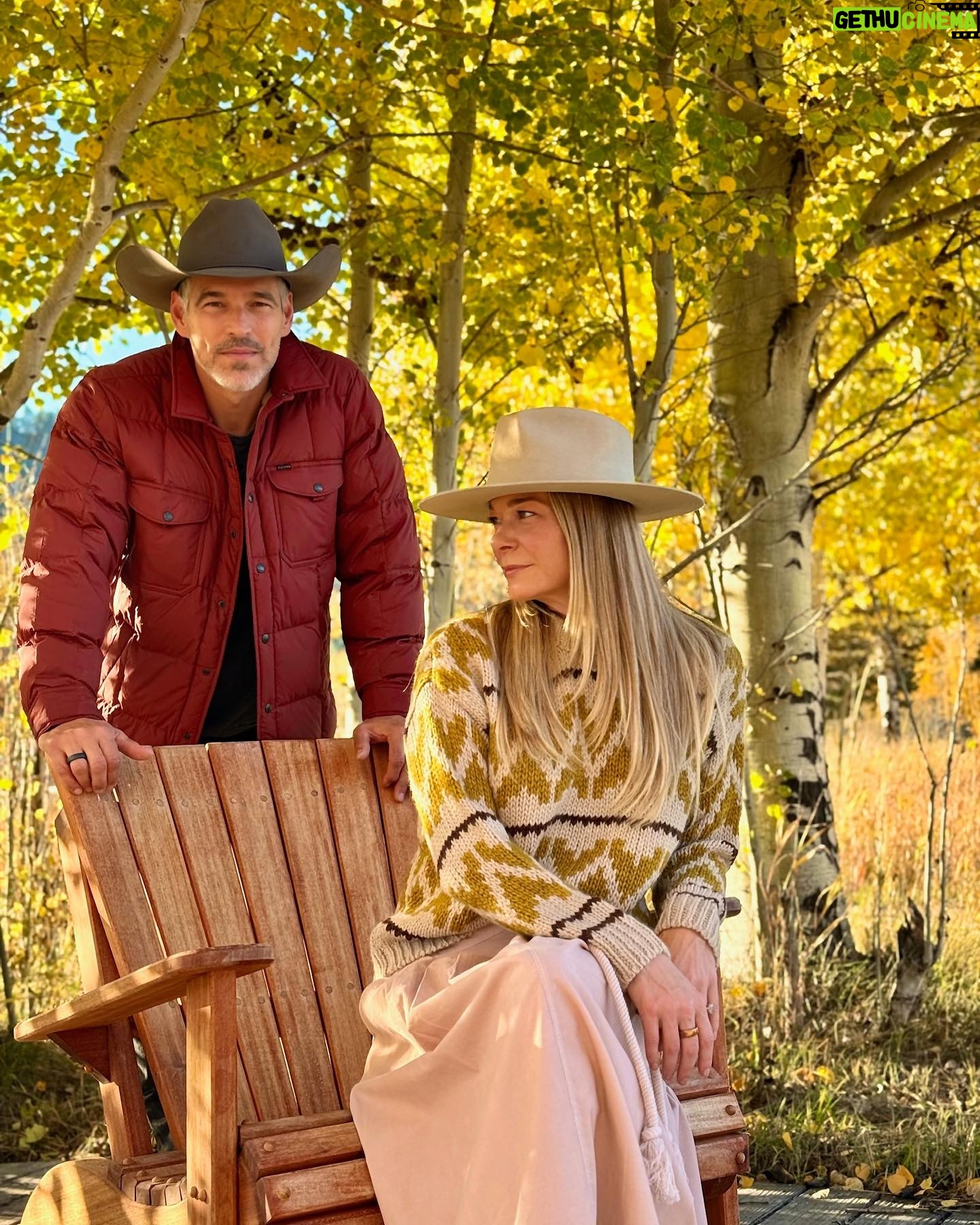 LeAnn Rimes - 8.5K Likes - montana magic 🍂
outfit @thisisthegreat_