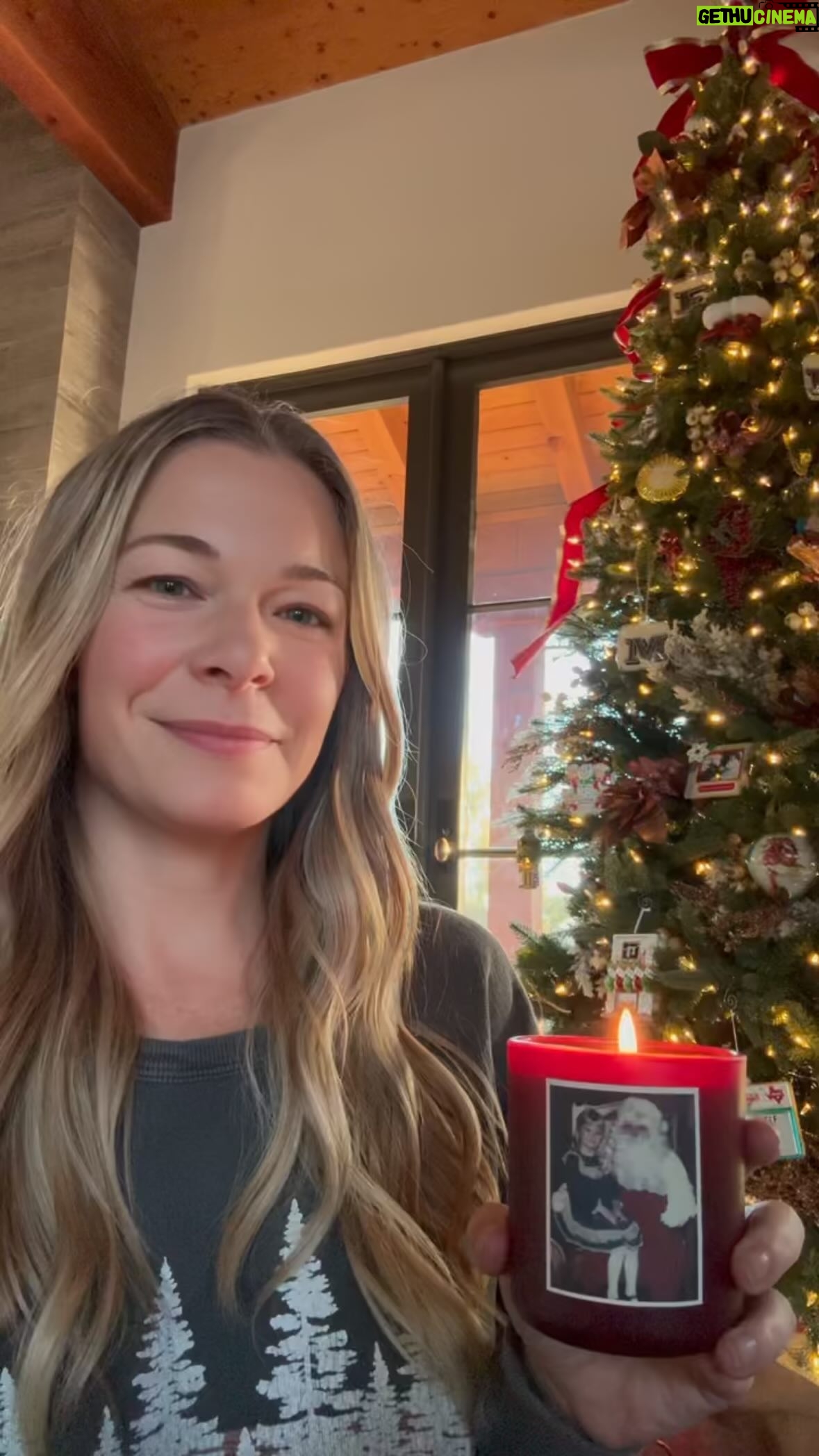 LeAnn Rimes Instagram - my hol-LE-est, jol-LE-est candle yet 🎅🏼 i have so much fun creating these one of a kind, little le candles! all poured by hand in my own home and ready for santa to deliver them to you. tap the post to order yours while you still can! ps ~ this video was filmed last night. no, i was not having wine 🍷 this morning 😂