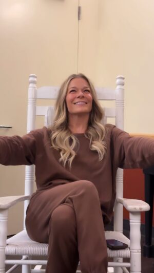 LeAnn Rimes Instagram - rockin’ my way through friday’s backstage rehearsal 🍊
yes, we covered a little zach bryan! 

#grandmarimes #backstage #zachbryan #somethingintheorange #thestorysofartour