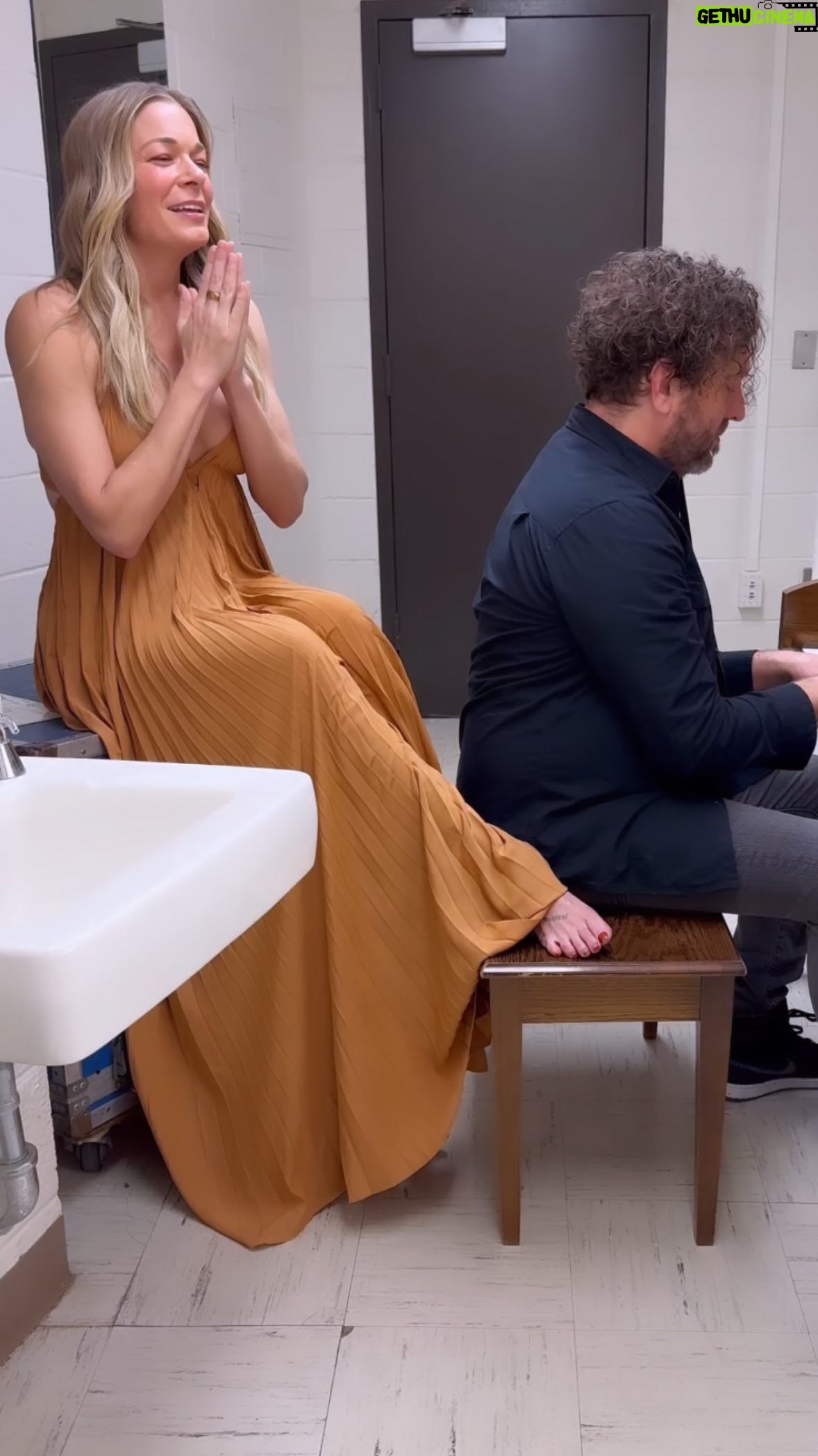 LeAnn Rimes - 8K Likes - barefoot, bathroom sessions 👣
while i was busy in the uk announcing my show at the o2, you may have seen a little surprise i dropped in streaming services for you…. “god’s work: resurrected” features re-workings of “innocent” with the @orchidquartet, “imagined with love” with my loves from across the world (@sfgmc, @sglchoir & @nycgmc) and of course the best remixes courtesy of @daveaude.
be sure to check it out if you haven’t already 🤍