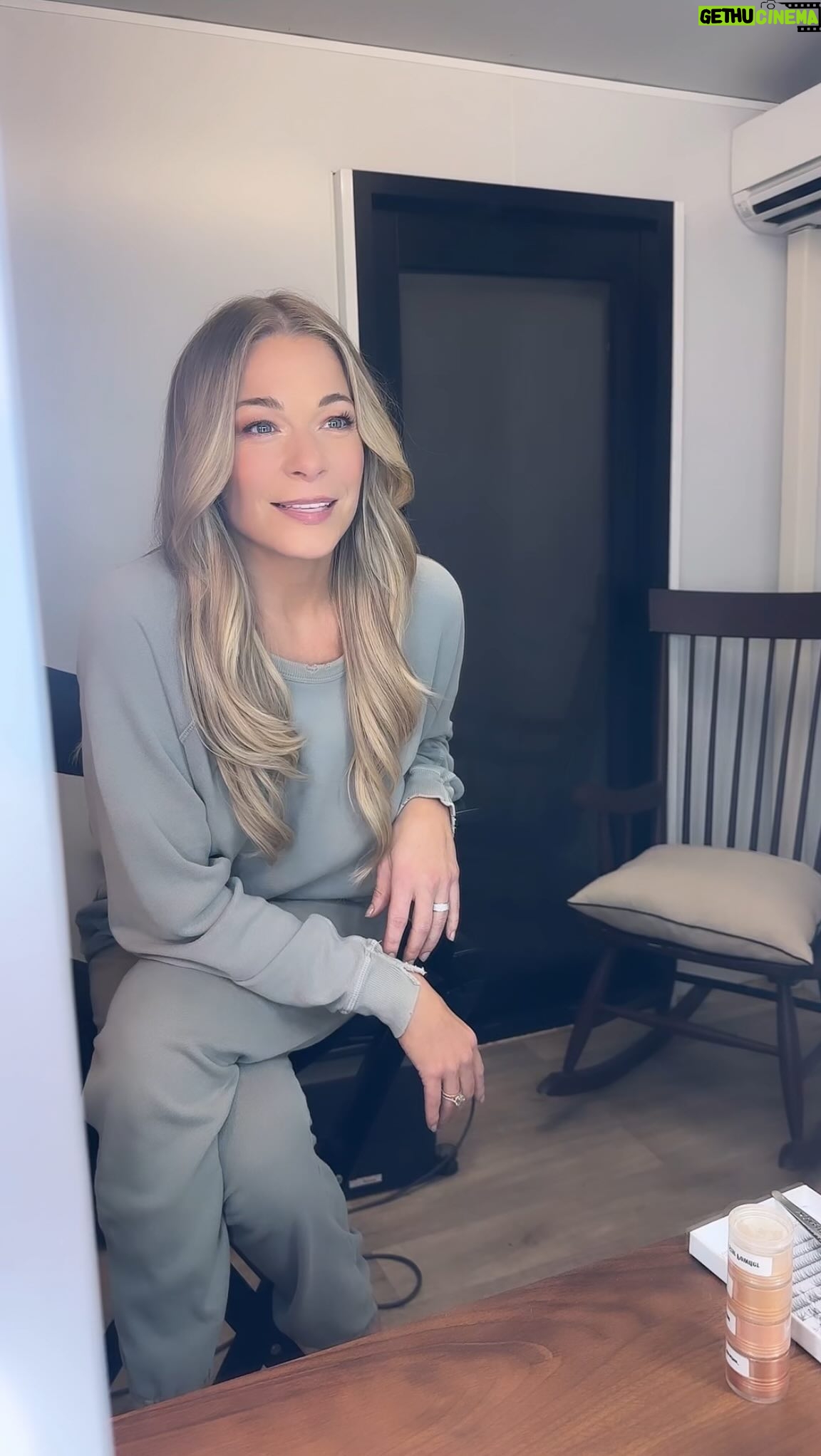 LeAnn Rimes - 7.2K Likes - @thevoiceuk can someone pop the kettle on… i’ll be there very soon 😉
#thevoice #thevoiceuk @realsirtomjones @iamwill @dannyjonesofficial @tomfletcher