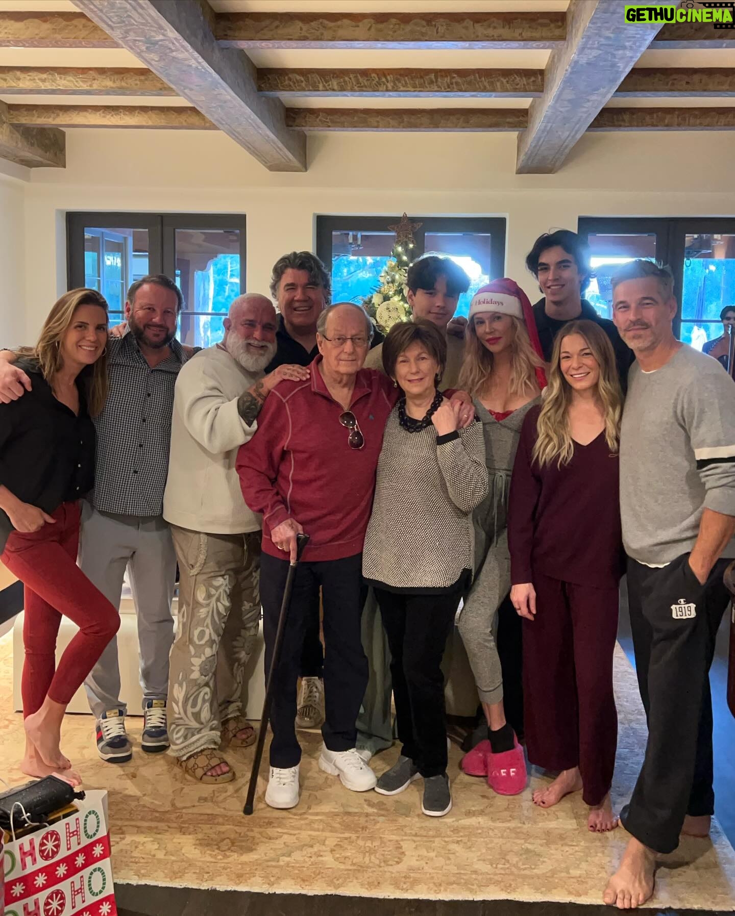 LeAnn Rimes - 34.2K Likes - merry christmas 🎄 from our fam! we had the best day! hope you all did too. so grateful for all the joy and love in our lives. #christmas2023 #merrychristmas #joy
ps ~ thank you @thisisthegreat_ for my COZY cashmere sweats! LOVE THEM!!!