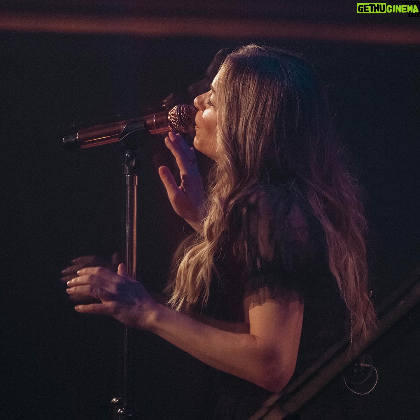 LeAnn Rimes - 32.1K Likes - nashville, you were a dream as always 🎄 thank you for braving the storm and spending the evening with us.
and a big thank you to @itsbeccamitchell for capturing these special moments (even during the basement madness from the tornado) i have the most talented loves as fans that have become friends through the years 🤍 beyond grateful!
ps ~ make sure to scroll to the last photo 📸😂